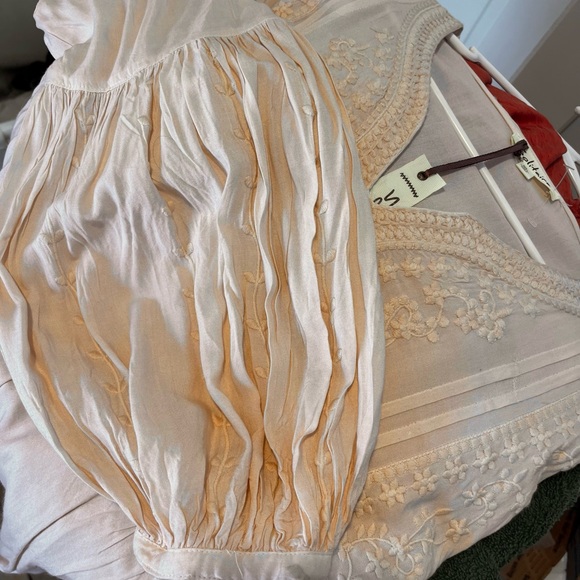 NWT - SOLITAIRE brand embroidered pink tunic - XL - Picture 2 of 8